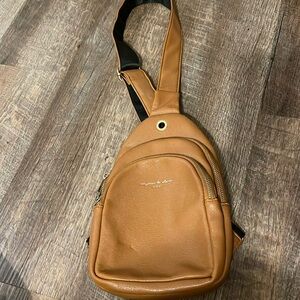 Camel crossbody bag, one size